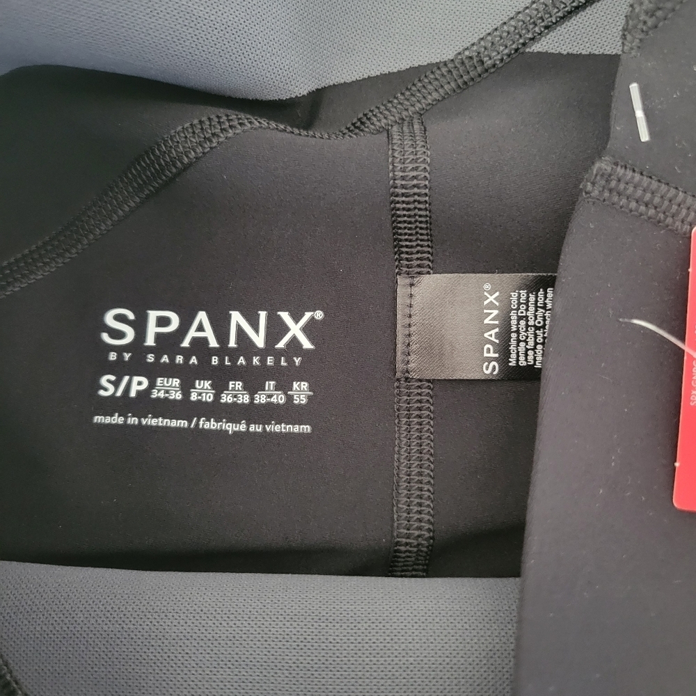 SPANX Women's Every.wear Reflective Print 7/8 Active Leggings In Vry Blk Size S - Picture 4 of 8